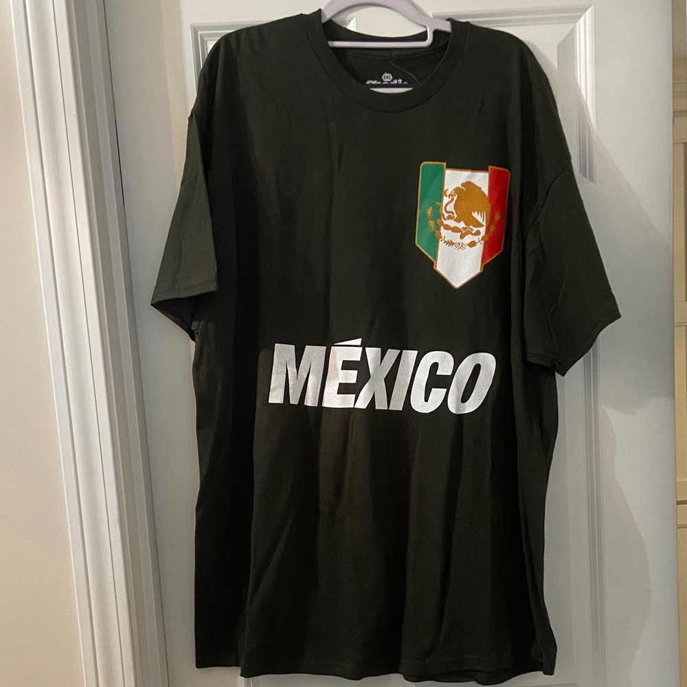 🧡 Men’s t-shirt